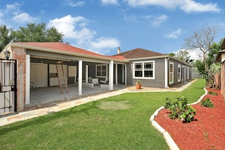 8910 Beau Monde Dr, Houston, TX 77099