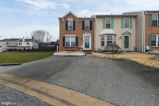 27 E Newtown Place, Newark, DE 19702