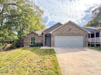 8211 Downe Dr, White Settlement, TX 76108