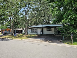 215 W Wilkins St, League City, TX 77573