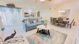 5401 Red Oak Ct, Palm Beach Gardens, FL 33410