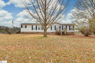 539 Sparrow Rd, Clinton, SC 29325