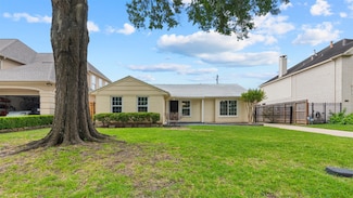 3751 Maroneal St, Houston, TX 77025