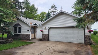 1322 Iroquois Ave, Houghton Lake, MI 48651