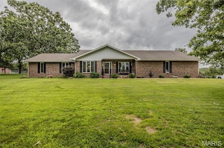 29300 Orchard Dr, Lebanon, MO 65536