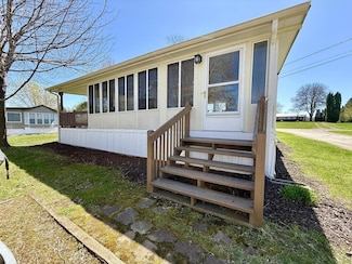 15 Whites Ln Unit Ave B, Grand Isle, VT 05458