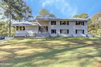 704 Brenmar St, Brandon, MS 39042