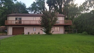 1004 Beach Dr, Keyport, NJ 07735