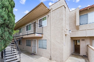935 W Bishop St, Santa Ana, CA 92703
