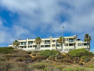 111 Tamarack Ave Unit 305, Carlsbad, CA 92008