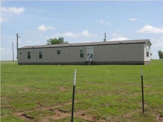 402 Eureka Lake Rd, Eureka, KS 67045