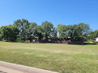 3119 Elwell Dr, Winfield, KS 67156