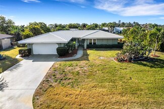 375 El Greco Dr, Osprey, FL 34229
