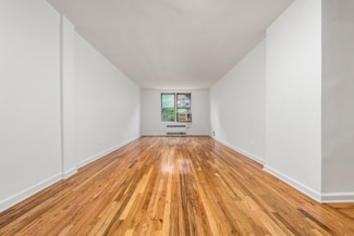 67-30 Clyde St Unit 3L, Forest Hills, NY 11375