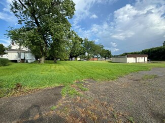 956 & 958 Russell St, Jackson, MI 49203
