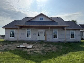 1212 S Walnut St, Cameron, MO 64429