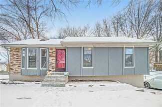 8601 Linda Ln, Pleasant Valley, MO 64068