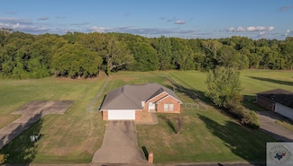 4 Hunnington Dr, New Boston, TX 75570