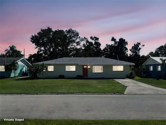 6907 11th Ave NW, Bradenton, FL 34209