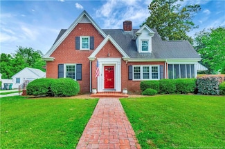 302 E 19th St, Lumberton, NC 28358