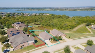 2756 Cresent Lake Dr, Little Elm, TX 75068