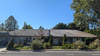 1144 NE Beacon Dr, Grants Pass, OR 97526