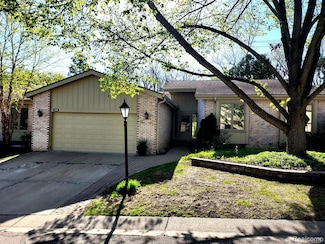 7215 Suncrest Rd, West Bloomfield, MI 48322