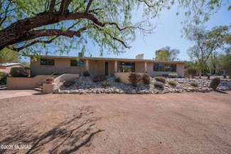 1402 N Camino Miraflores, Tucson, AZ 85745