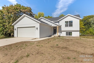 10613 68th Ave, Allendale, MI 49401