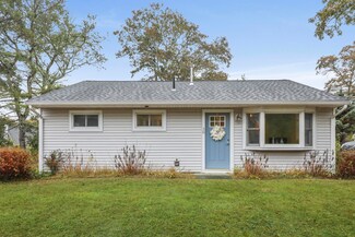 30 Cranberry Rd, Buzzards Bay, MA 02532