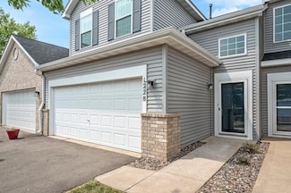 1228 Bergmann Dr, Stillwater, MN 55082