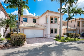 208 SE 15th St, Dania, FL 33004