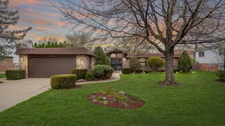 3906 Lizette Ln, Glenview, IL 60026