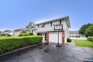 9 28th St, Fair Lawn, NJ 07410