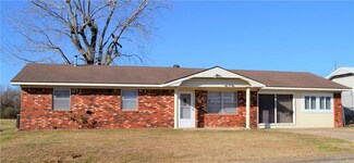 230 S 5th Ave, Stroud, OK 74079