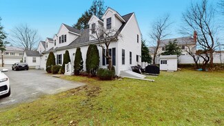 646 Central Ave Unit 646, Needham Heights, MA 02494