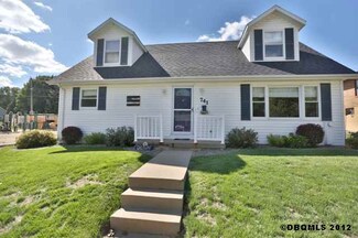 741 Clinton Ave, East Dubuque, IL 61025