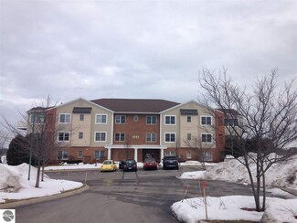 1111 Lake Ridge Dr Unit 104, Traverse City, MI 49684
