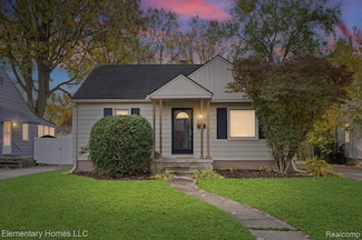 1017 Woodsboro Dr, Royal Oak, MI 48067
