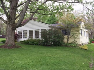 3184 Roselawn Dr, Niles, OH 44446