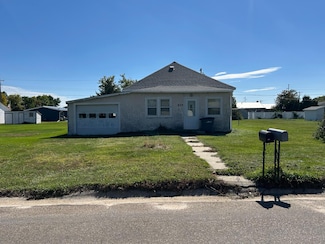 829 E 1st St, Ainsworth, NE 69210