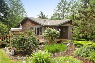 826 Keesling St, Greenbank, WA 98253