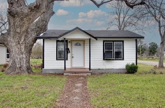 1001 E Calhoun Ave, Waco, TX 76704