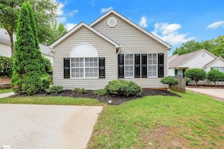 21 Lantern Ln, Greer, SC 29651