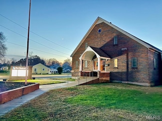 501 N Catalpa St, Dexter, MO 63841