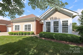 2114 N Castle Ct, Matthews, NC 28105
