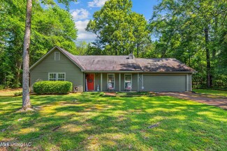 651 Oak Ridge Rd, Brandon, MS 39042