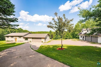 5228 Eagle Lake Rd, Duluth, MN 55803