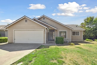 2447 N Michael St, Visalia, CA 93292