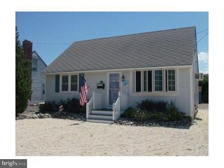 316 N 4th St, Surf City, NJ 08008